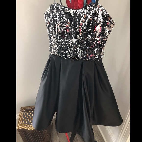 Strapless sequin black homecoming dress - Picture 2 of 7